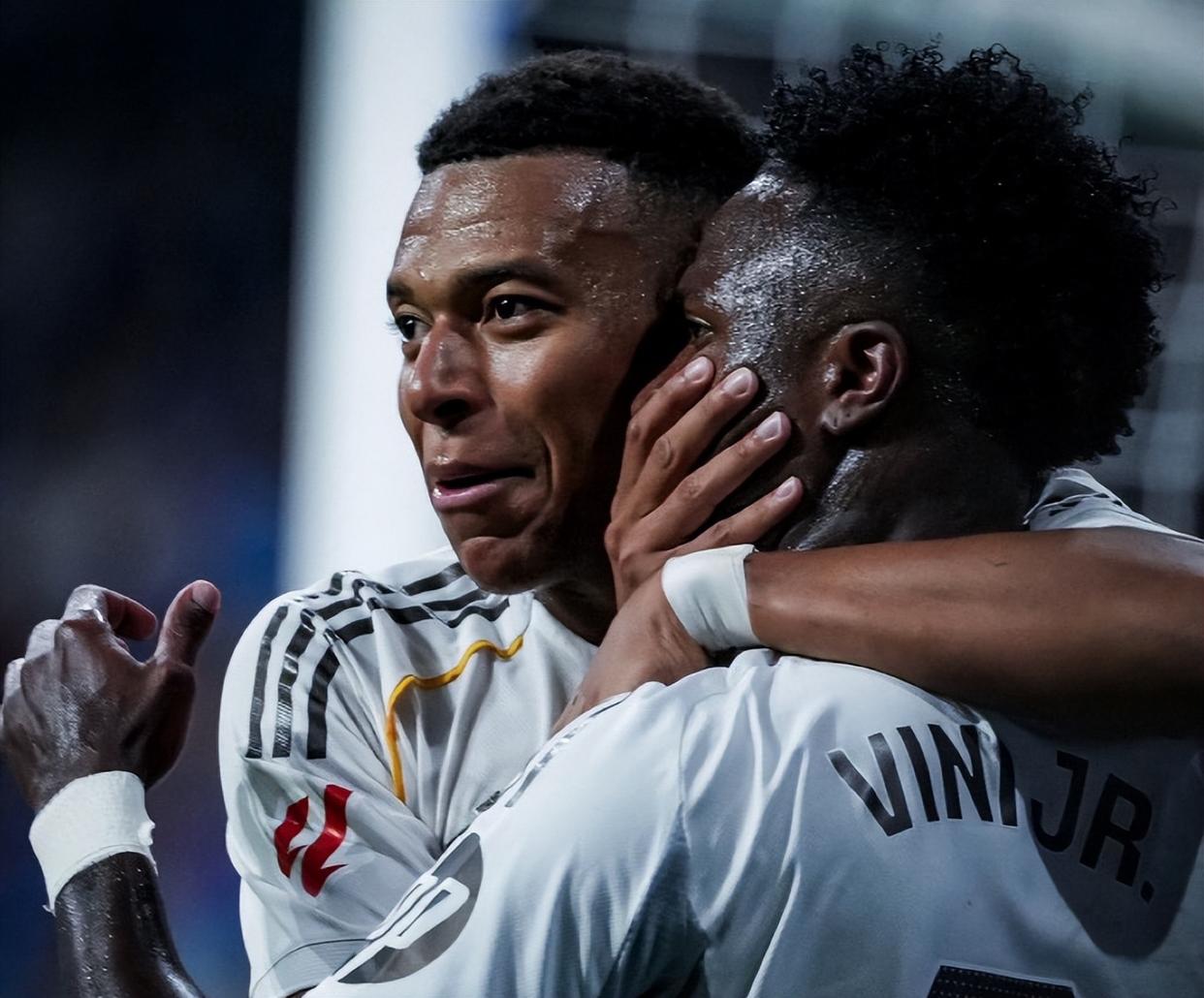 包含转会期欧冠焦点战，北京国安单刀错失，悬念犹存，数据趋势出现新变化的词条-开云官网