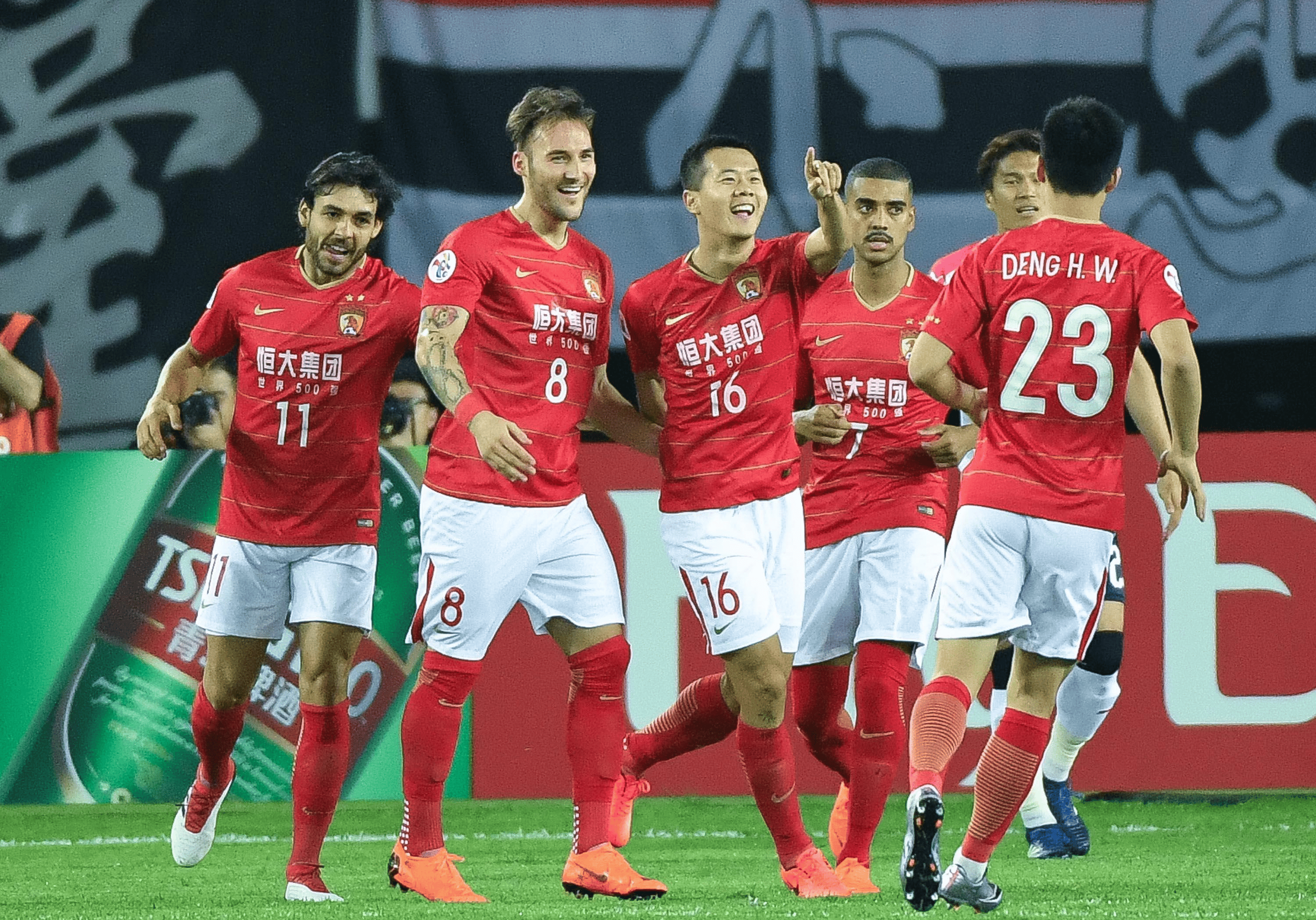 赛地聚焦：西甲国际比赛日热度飙升；北京国安更衣室发声；压力陡增；控场能力受关注的简单介绍-开云娱乐